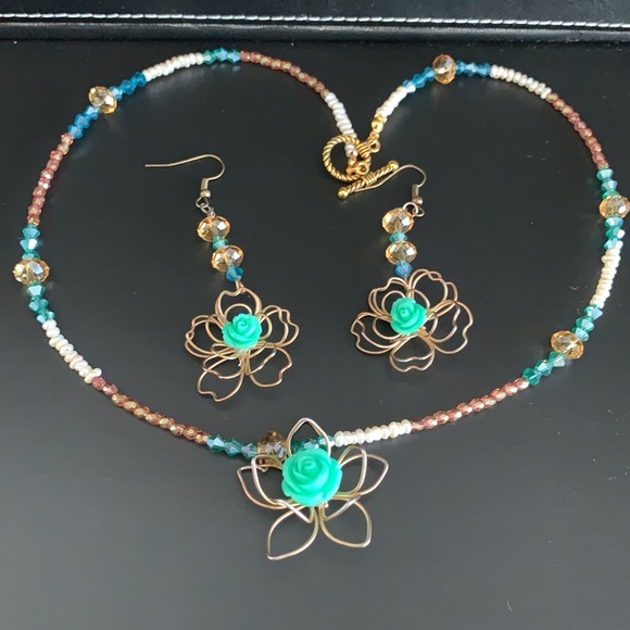 🌺Beautiful unique set with real pearls, Crystal & Czech glass 🌺 NWOT - Picture 9 of 9